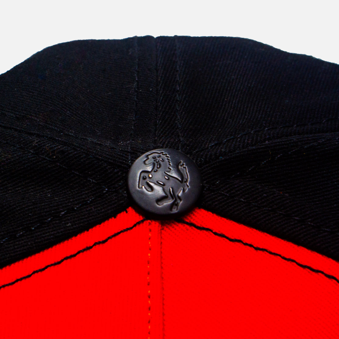 Gorra Ferrari Team 2023 Negra y roja (BAJO PEDIDO)