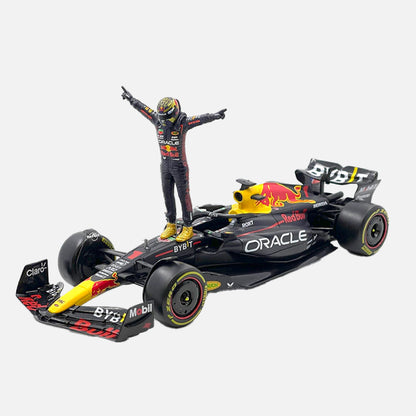 Redbull RB19 Max Verstappen 2023 con figura